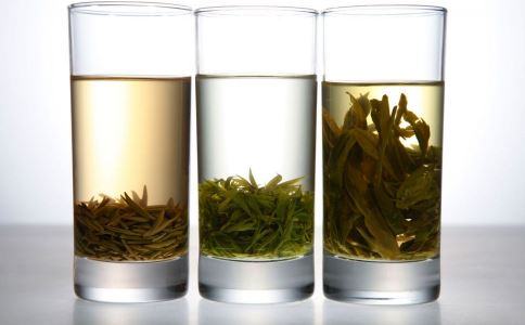 浓茶不宜喝太多 小心导致心律失常 浓茶喝多有什么危害 经常喝浓茶的危害 喝浓茶好吗