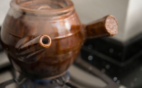 中药都需要趁热喝吗 有些放凉喝更好 中药需要热着喝吗 中药都需要趁热喝吗 喝中药需要加热吗