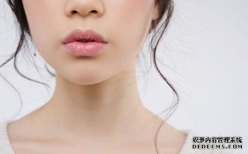 颈纹如何消除 6个小妙招很管用 有颈纹怎么办 颈纹的去除方法 如何去除颈纹