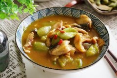 夏季美食：丝瓜咖喱烩黑鱼