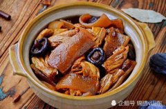 香菇腐竹焖猪蹄