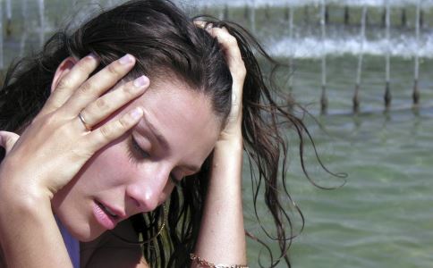 偏头痛如何预防 偏头痛的原因有哪些 偏头痛吃什么好