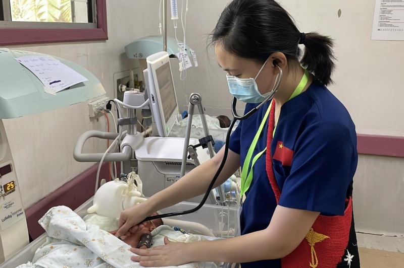 仁心无国界 | 填补巴新儿科技术空白 重庆援外医生成功救治早产宝宝