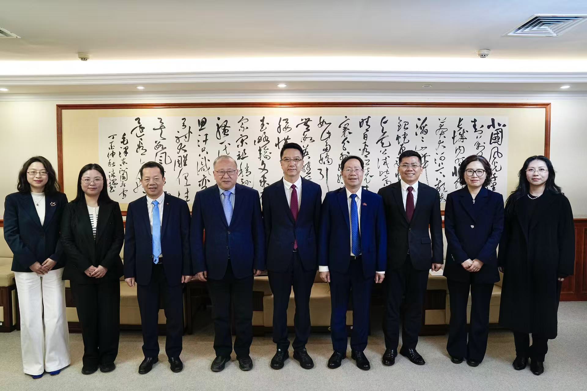 市卫生健康委副主任邢雅翕会见越南驻重庆总领事裴原龙