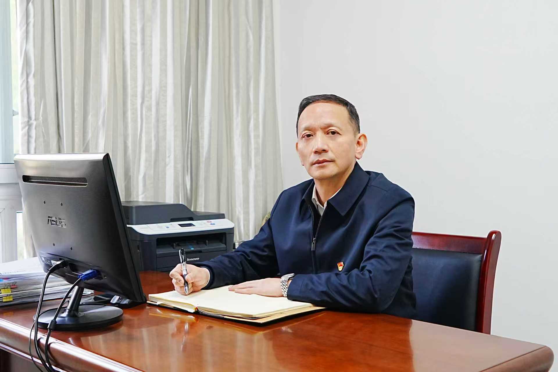 红岩医者 党建“三说”·书记说典范 | 党建赋能促发展  杏润宁溪护万家